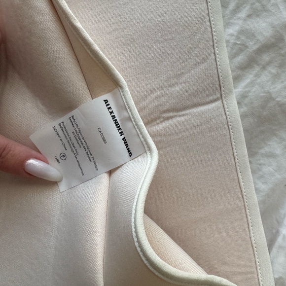 ALEXANDER WANG PLEATED CREAM TEXTURED MINI SKIRT - Picture 3 of 8